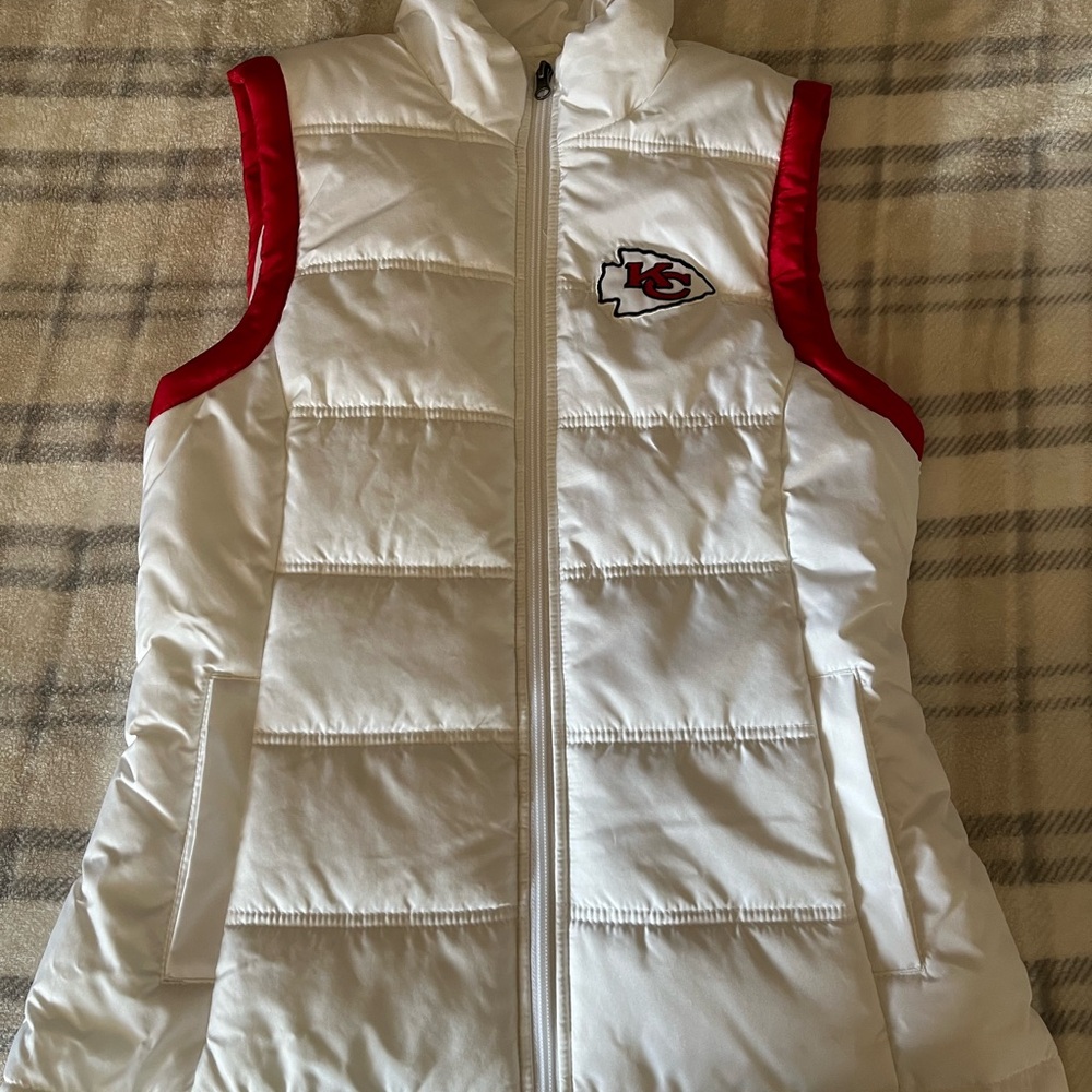 NFL White and Red Chiefs Puffer Vest